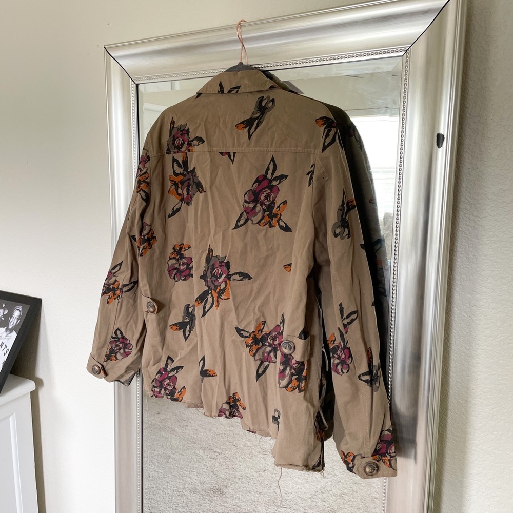 Button Down Utility Jacket - Picture 9 of 9